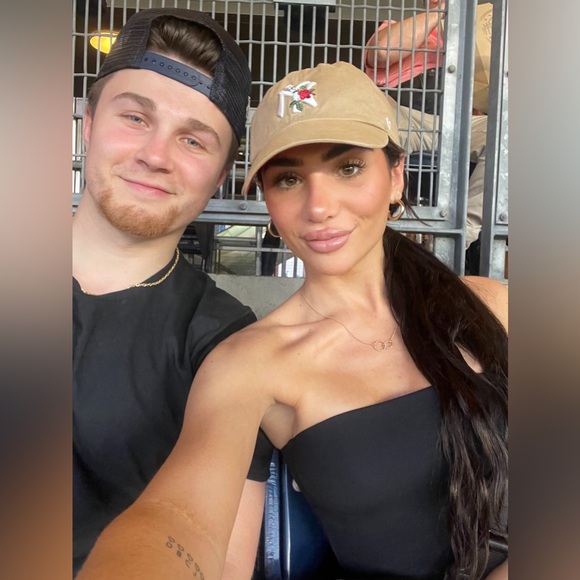 Meet your Posher, Camryn - Picture 1 of 1